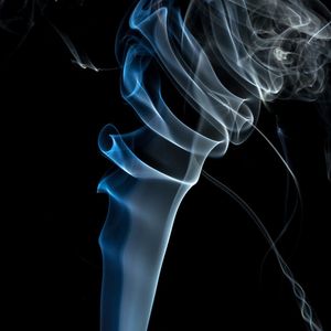 Abstract image representing airflow and breathing.